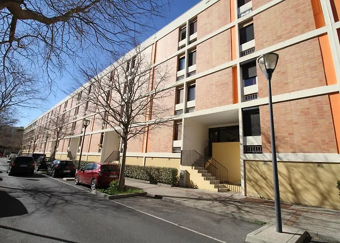 Appartement Bel T2 Avec Loggia à 2 Min Des Thermes, Wi-fi, Classé 2 étoiles - Fr-1-553-211 *