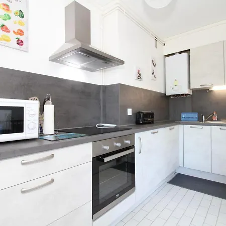 Bel T2 Avec Loggia A 2 Min Des Thermes, Wi-fi, Classe 2 Etoiles - Fr-1-553-211 شقة